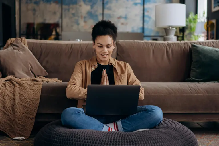 10 métiers du web pour lancer une carrière en télétravail en 2025